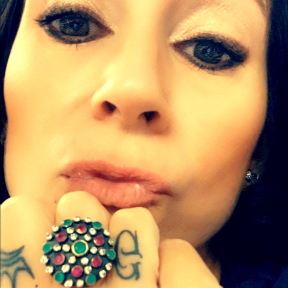 Meet your Posher, Gretchen - Picture 3 of 15